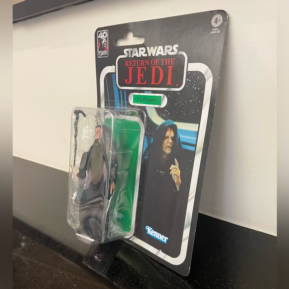 The Emperor Star Wars Return of the Jedi 40th Anniversary 6" Emperor Palpatine - Picture 4 of 9
